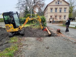 Aufbrechen des Schotterparkplatzes