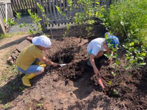 Fraureuth: Kita-Kinder haben ihren eigenen Insektengarten